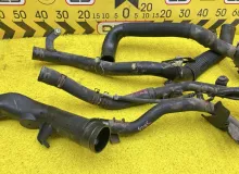 Патрубок интеркулера TOYOTA HIACE 2009/Цвет 1E7 1736030011 KDH206V 1KDFTV, передний