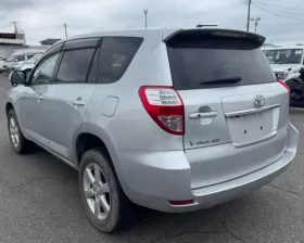 Петля капота Toyota