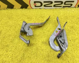 Петля капота Toyota