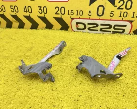 Петля капота Toyota