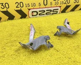 Петля капота Toyota