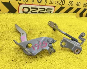 Петля капота Toyota