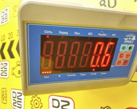 Петля капота Toyota