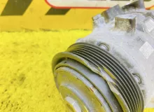 Компрессор кондиционера TOYOTA ESQUIRE 2015 8831028651 ZRR85G 3ZRFAE, передний
