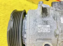 Компрессор кондиционера TOYOTA ESQUIRE 2015 8831028651 ZRR85G 3ZRFAE, передний