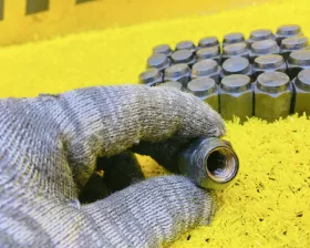 Гайка на колесо Toyota