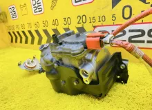 Компрессор кондиционера TOYOTA ESQUIRE 2015 8837028030 ZWR80G 2ZRFXE, передний