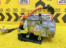 Компрессор кондиционера TOYOTA ESQUIRE 2015 8837028030 ZWR80G 2ZRFXE, передний