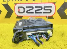 Блок предохранителей TOYOTA TUNDRA 2007/Цвет 202 827300C111 USK51L 3URFE, передний
