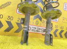 СТОЙКА ПАРА ЛЕВАЯ И ПРАВАЯ TOYOTA VOXY 2014 4851080657 ZWR80G 2ZRFXE, передняя