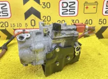 Компрессор кондиционера TOYOTA ESQUIRE 2015 8837028030 ZWR80G 2ZRFXE, передний