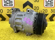 Компрессор кондиционера TOYOTA ESQUIRE 2015 8831028652 ZRR85G 3ZRFAE, передний