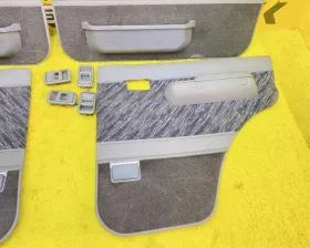 Обшивка дверей Toyota