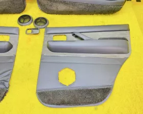 Обшивка дверей Toyota