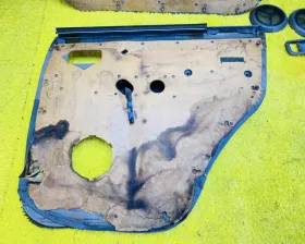 Обшивка дверей Toyota