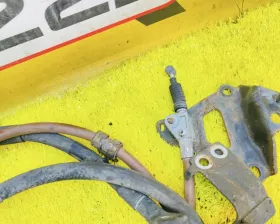 Тросик ручника Toyota