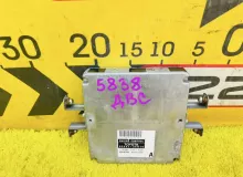 Блок управления двс TOYOTA HIACE 2006 8966126B10 KDH205V 2KDFTV, передний