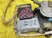 Стеклоподъемник MITSUBISHI PAJERO 1998/Цвет W09A69 MR393527 V25W 6G74, передний левый