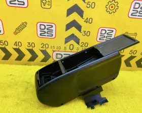 Бардачок между сиденьями TOYOTA