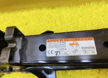 Поддомкратник/ домкрат TOYOTA VOXY 2014 0911128230 ZWR80G 2ZRFXE, задний