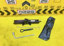 Поддомкратник/ домкрат TOYOTA NOAH 2014 0911128230 ZWR80G 2ZRFXE, задний