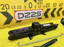 Поддомкратник/ домкрат TOYOTA NOAH 2014 0911128230 ZWR80G 2ZRFXE, задний