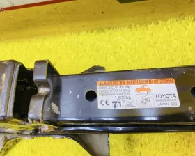 Поддомкратник/ домкрат Toyota