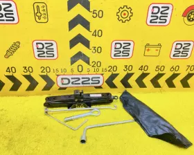 Поддомкратник/ домкрат Toyota