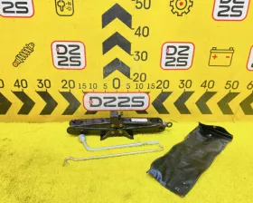 Поддомкратник/ домкрат Toyota