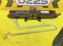 Поддомкратник/ домкрат TOYOTA VOXY 2014 0911128230 ZWR80G 2ZRFXE, задний