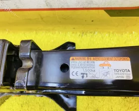 Поддомкратник/ домкрат Toyota