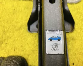 Поддомкратник/ домкрат Mazda