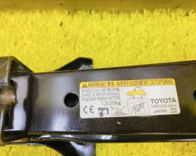 Поддомкратник/ домкрат Toyota