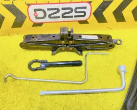 Поддомкратник/ домкрат Toyota