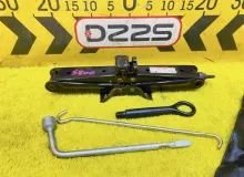 Поддомкратник/ домкрат TOYOTA ESQUIRE 2015 0911128230 ZRR85G 3ZRFAE, задний