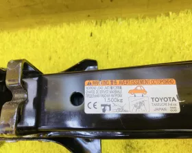 Поддомкратник/ домкрат Toyota