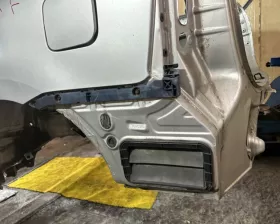 Крыло заднее TOYOTA