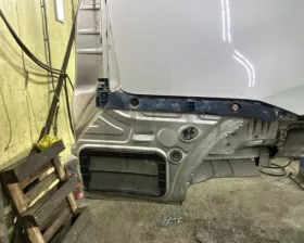 Крыло заднее TOYOTA