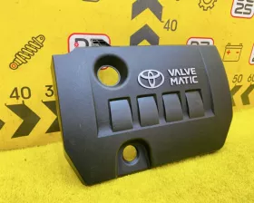 Пластиковая крышка на двс TOYOTA