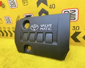 Пластиковая крышка на двс TOYOTA