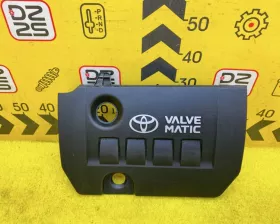 Пластиковая крышка на двс TOYOTA