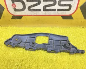 Крепление бампера TOYOTA