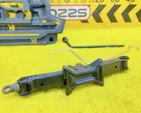 Поддомкратник/ домкрат Toyota