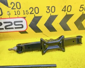 Поддомкратник/ домкрат Toyota