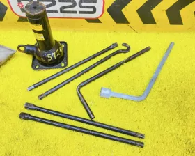 Поддомкратник/ домкрат Toyota