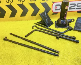 Поддомкратник/ домкрат Toyota