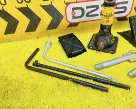 Поддомкратник/ домкрат Toyota