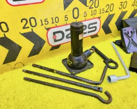 Поддомкратник/ домкрат Toyota