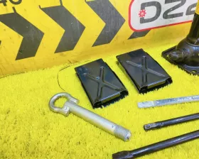 Поддомкратник/ домкрат Toyota
