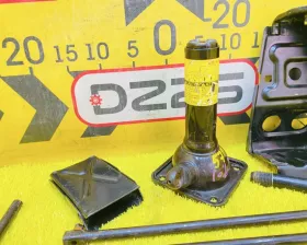 Поддомкратник/ домкрат Toyota